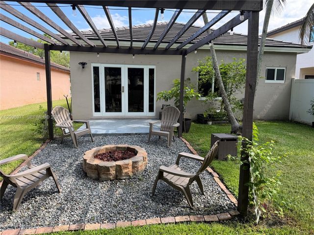 19273 NW 14th Street 19273, Pembroke Pines, FL 33029