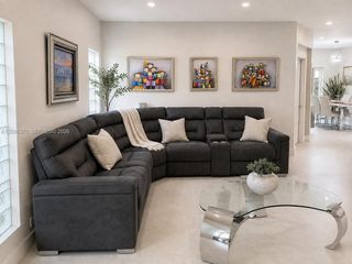 19273 NW 14th Street 19273, Pembroke Pines, FL 33029