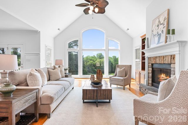 7274 Woodside Court, Denver, NC 28037