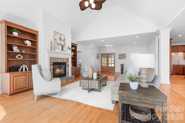 7274 Woodside Court, Denver, NC 28037