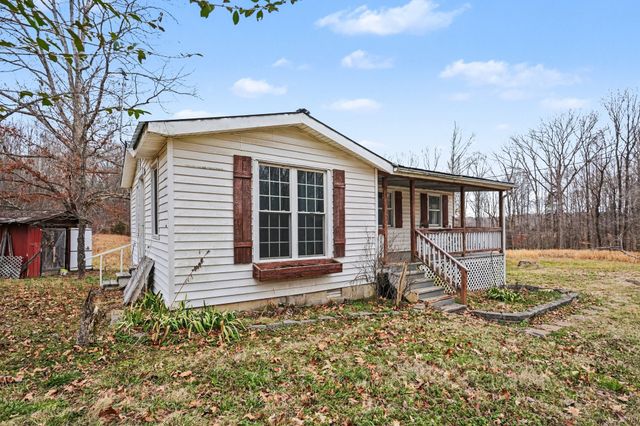 1323 Old Stage Rd, Charlotte, TN 37036