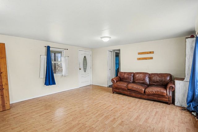 1323 Old Stage Rd, Charlotte, TN 37036