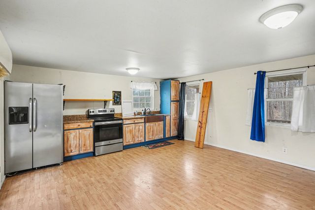 1323 Old Stage Rd, Charlotte, TN 37036