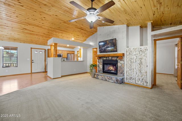 2677 PALOMINO Trail, Overgaard, AZ 85933