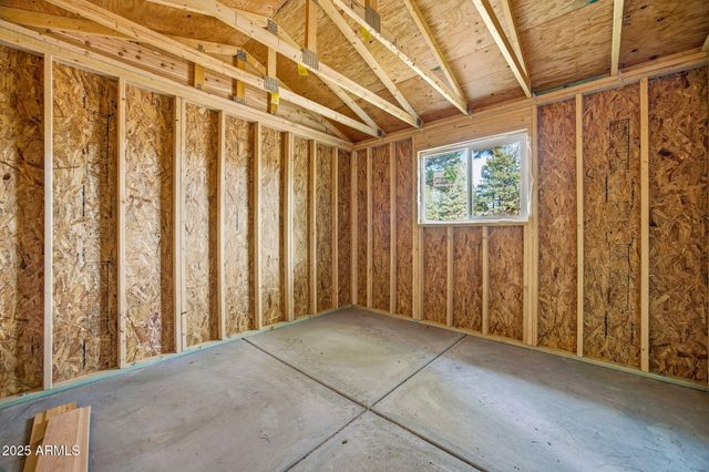 2677 PALOMINO Trail, Overgaard, AZ 85933