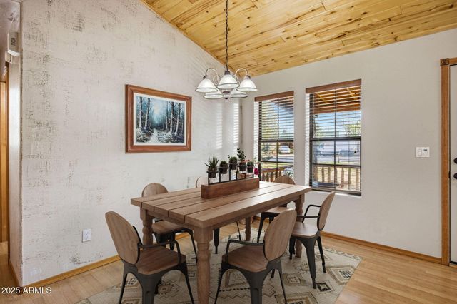 2677 PALOMINO Trail, Overgaard, AZ 85933