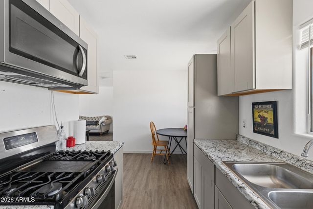 211 W BRINKER Drive, Avondale, AZ 85323