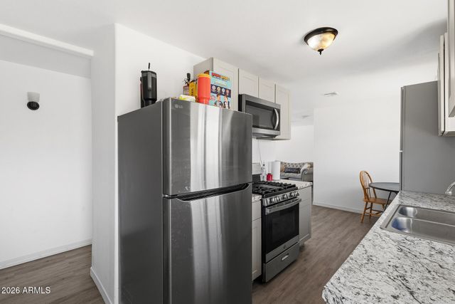 211 W BRINKER Drive, Avondale, AZ 85323