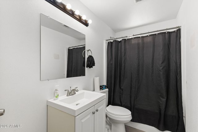 211 W BRINKER Drive, Avondale, AZ 85323