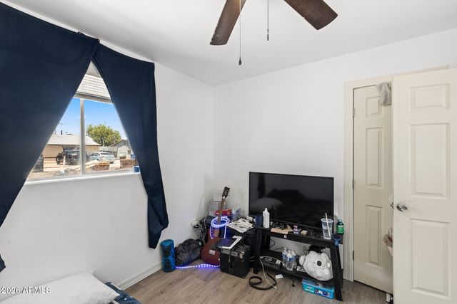 211 W BRINKER Drive, Avondale, AZ 85323