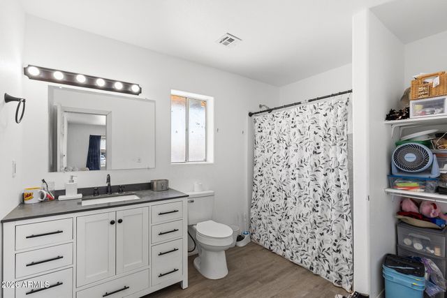 211 W BRINKER Drive, Avondale, AZ 85323