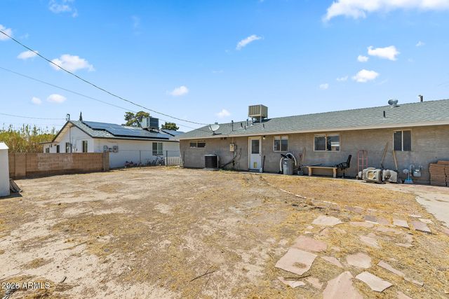 211 W BRINKER Drive, Avondale, AZ 85323