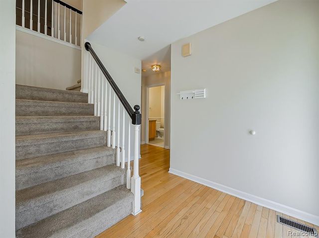 3140 Mulberry Court, Wixom, MI 48393