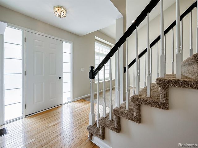 3140 Mulberry Court, Wixom, MI 48393