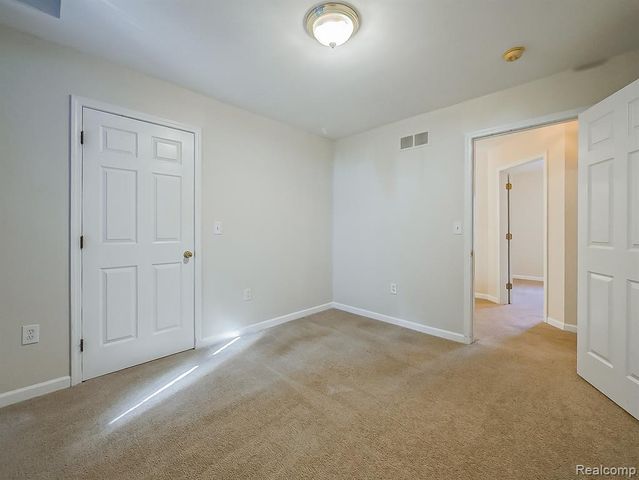 3140 Mulberry Court, Wixom, MI 48393