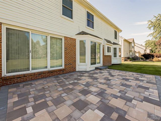 3140 Mulberry Court, Wixom, MI 48393