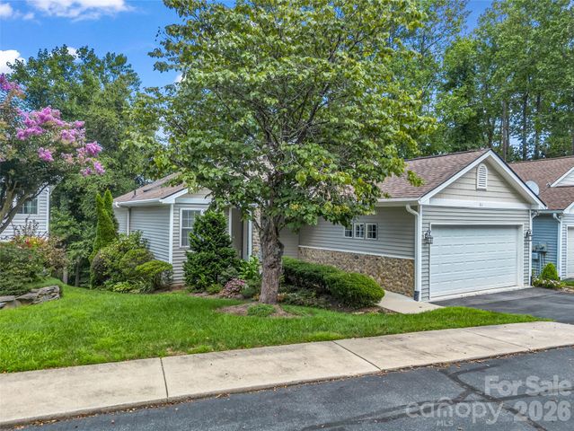 311 Ewarts Hill Road, Hendersonville, NC 28739