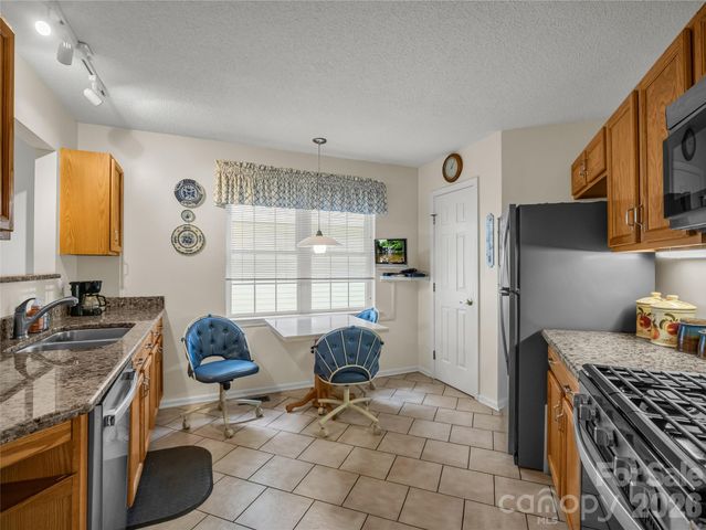 311 Ewarts Hill Road, Hendersonville, NC 28739