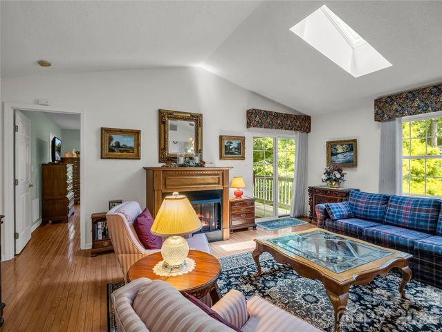 311 Ewarts Hill Road, Hendersonville, NC 28739