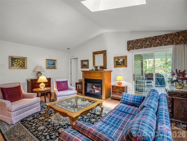 311 Ewarts Hill Road, Hendersonville, NC 28739