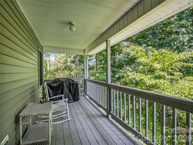 311 Ewarts Hill Road, Hendersonville, NC 28739