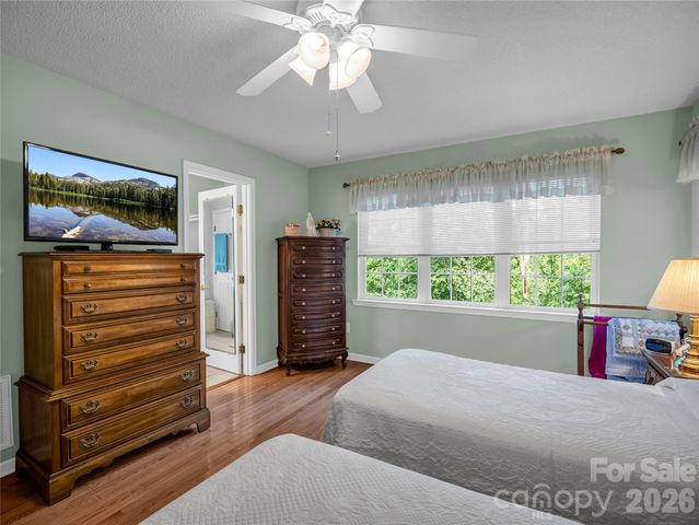 311 Ewarts Hill Road, Hendersonville, NC 28739