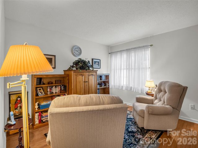 311 Ewarts Hill Road, Hendersonville, NC 28739