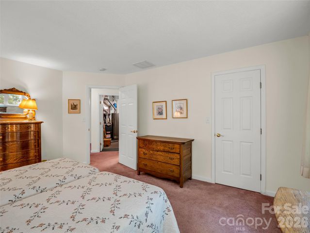 311 Ewarts Hill Road, Hendersonville, NC 28739