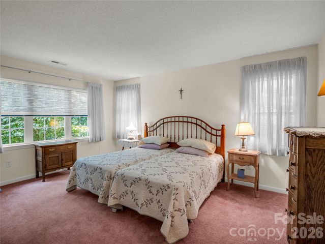 311 Ewarts Hill Road, Hendersonville, NC 28739
