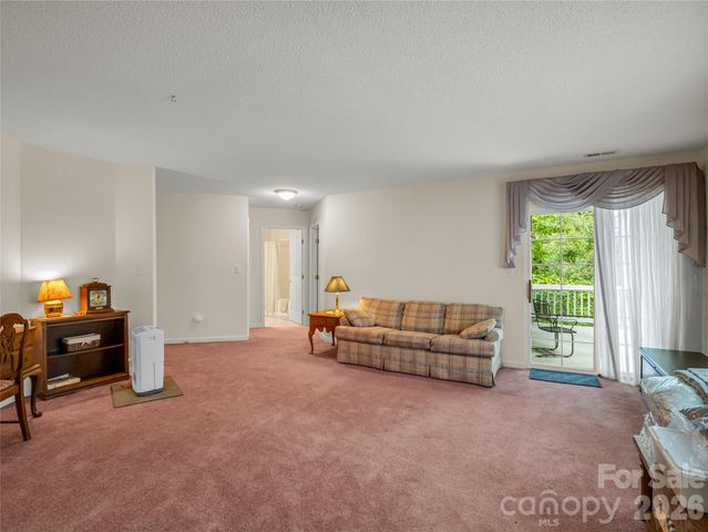 311 Ewarts Hill Road, Hendersonville, NC 28739