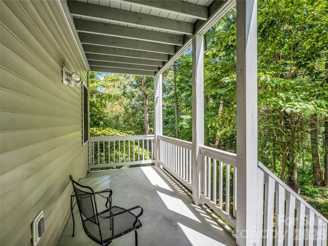 311 Ewarts Hill Road, Hendersonville, NC 28739
