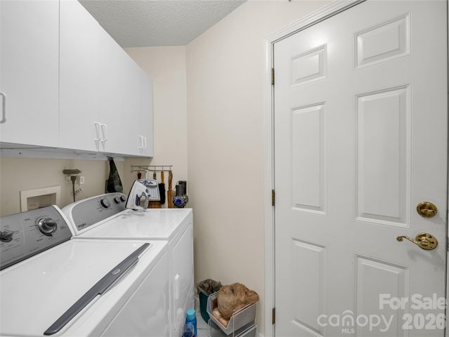 311 Ewarts Hill Road, Hendersonville, NC 28739