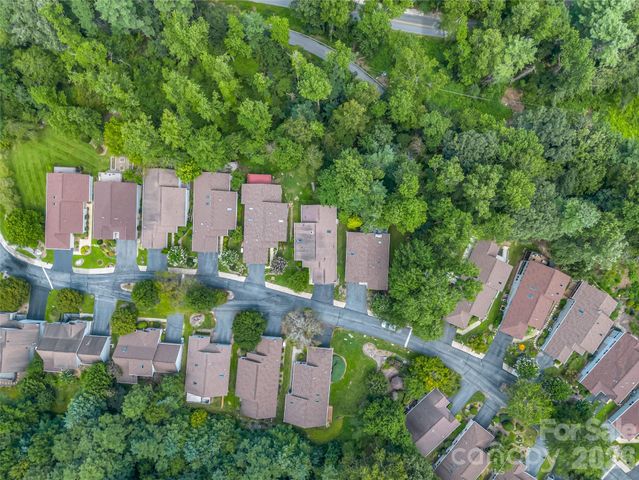 311 Ewarts Hill Road, Hendersonville, NC 28739