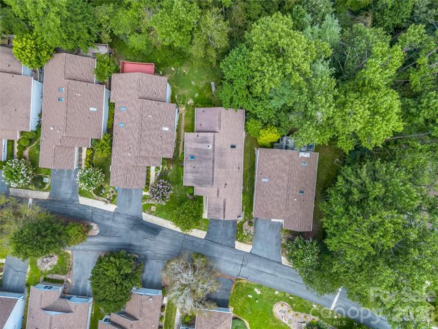 311 Ewarts Hill Road, Hendersonville, NC 28739