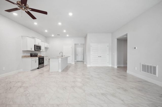 8646 Giovanni Avenue, Fort Pierce, FL 34951