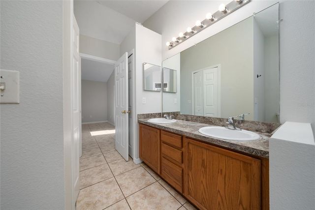9677 4TH AVENUE, Orlando, FL 32824