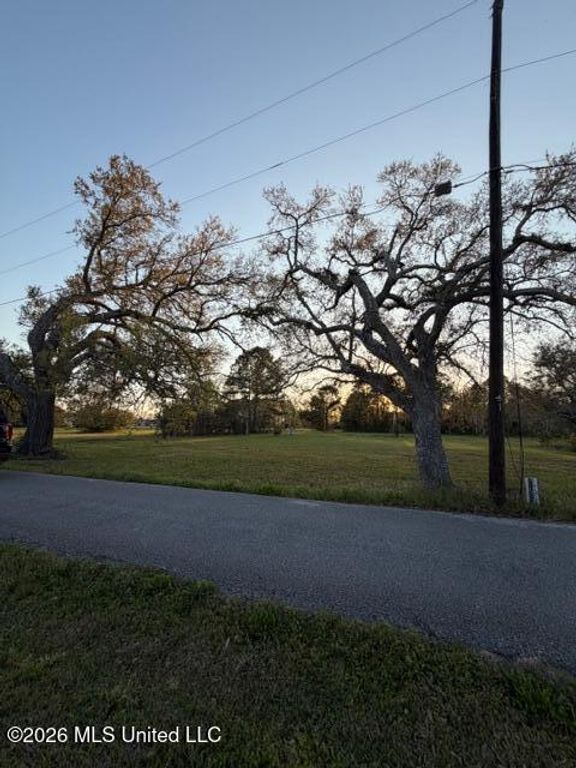 Gulf Stream Road, Biloxi, MS 39532