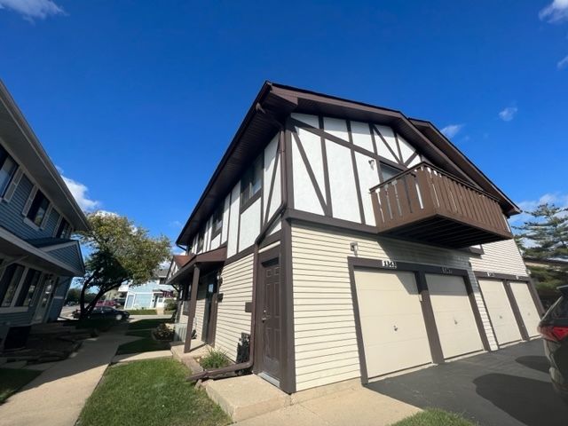 1367 Sacramento Drive, Hanover Park, IL 60133