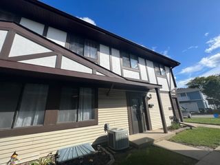 1367 Sacramento Drive, Hanover Park, IL 60133