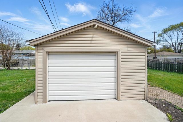 5222 Wright Terrace, Skokie, IL 60077
