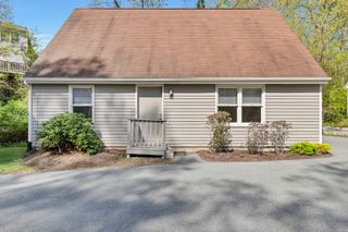 16 Copper Hill Drive 16, Guilford, CT 06437