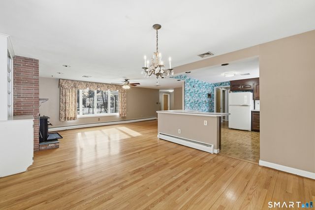 1864 Asylum Avenue, West Hartford, CT 06107