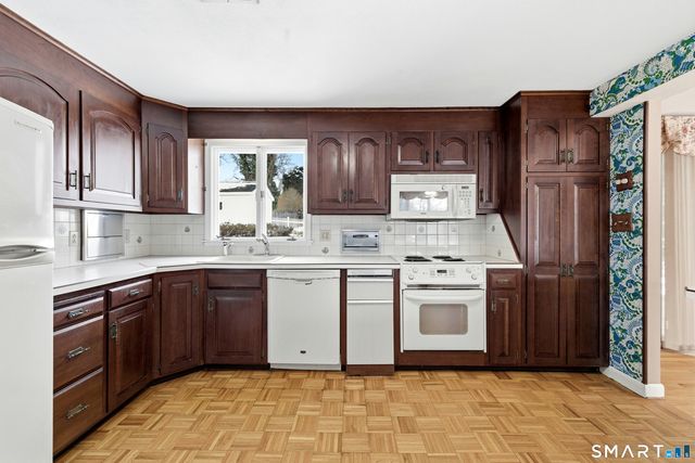 1864 Asylum Avenue, West Hartford, CT 06107