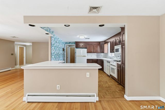 1864 Asylum Avenue, West Hartford, CT 06107