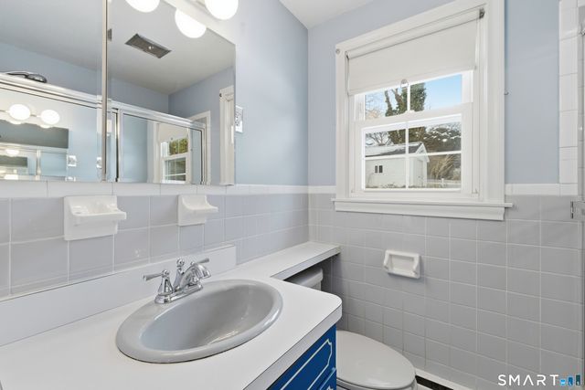 1864 Asylum Avenue, West Hartford, CT 06107