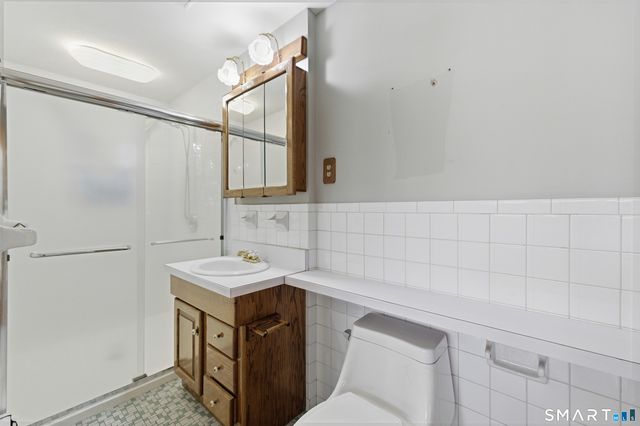 1864 Asylum Avenue, West Hartford, CT 06107