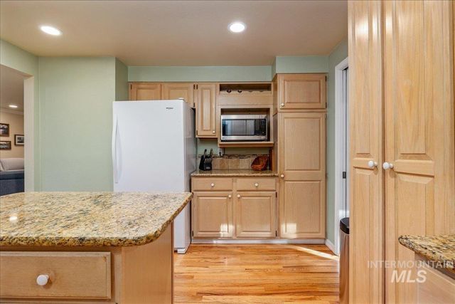 2887 S Snowflake Dr, Boise, ID 83706