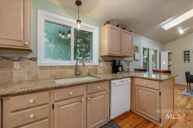 2887 S Snowflake Dr, Boise, ID 83706