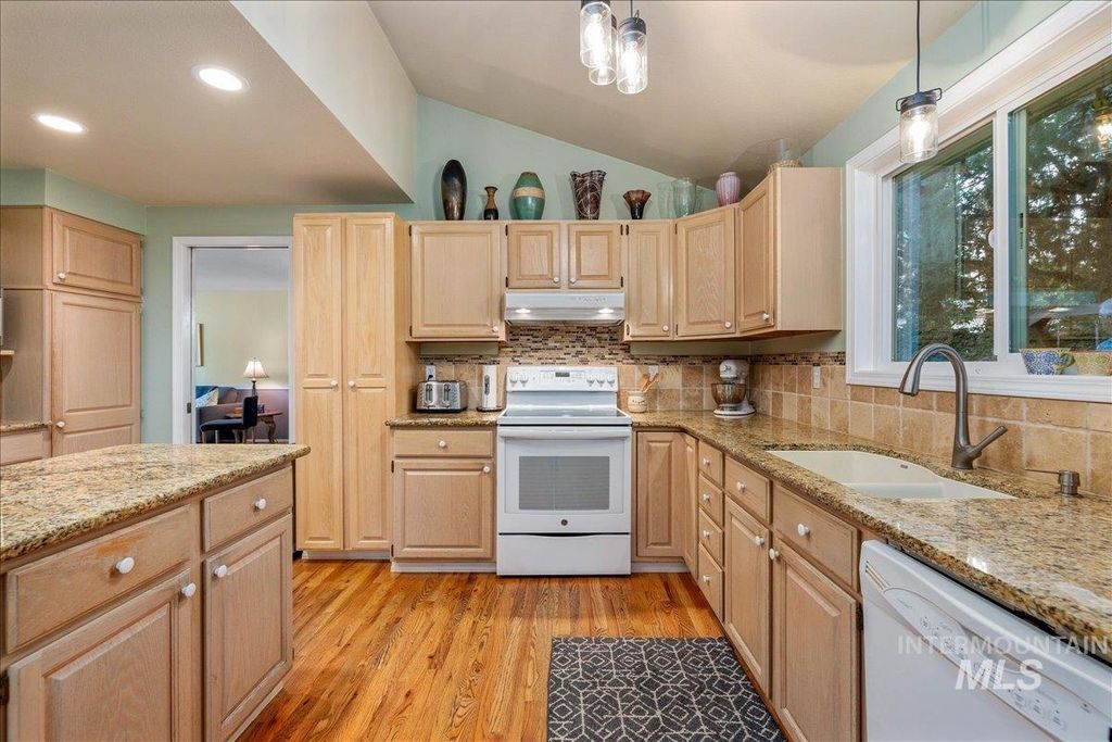 2887 S Snowflake Dr, Boise, ID 83706 photo 4