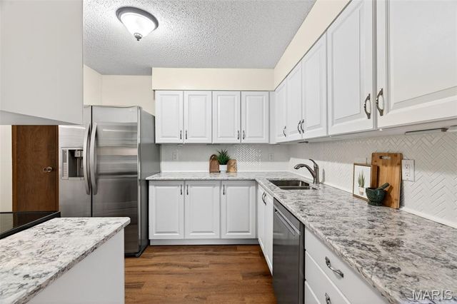 11500 Northbrook Way, St Louis, MO 63146